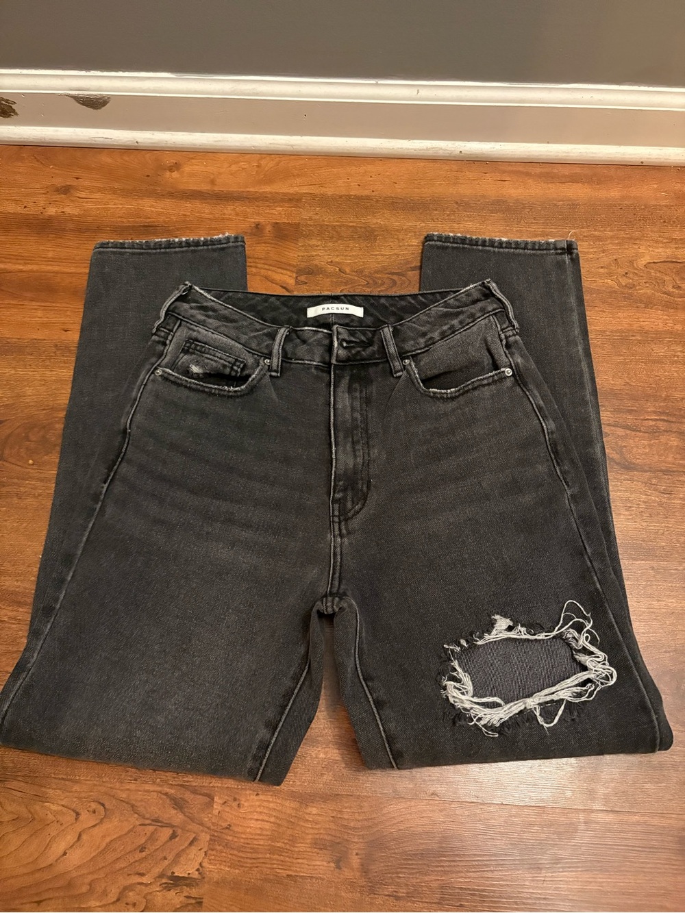 PacSun Black Straight-Leg Jeans with Distressed Knee